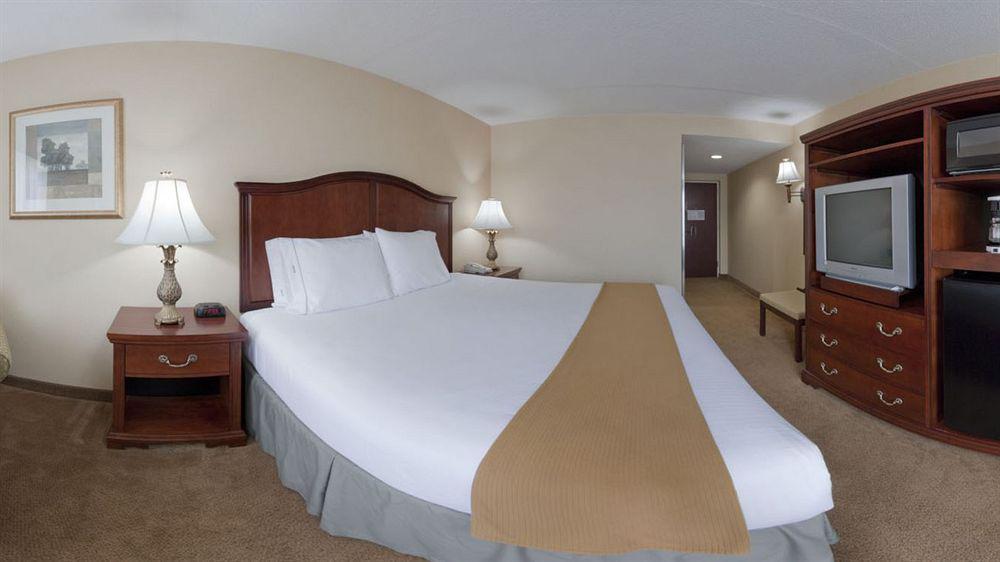 Fairfield Inn & Suites By Marriott Bridgewater Branchburg/Somerville Bagian luar foto