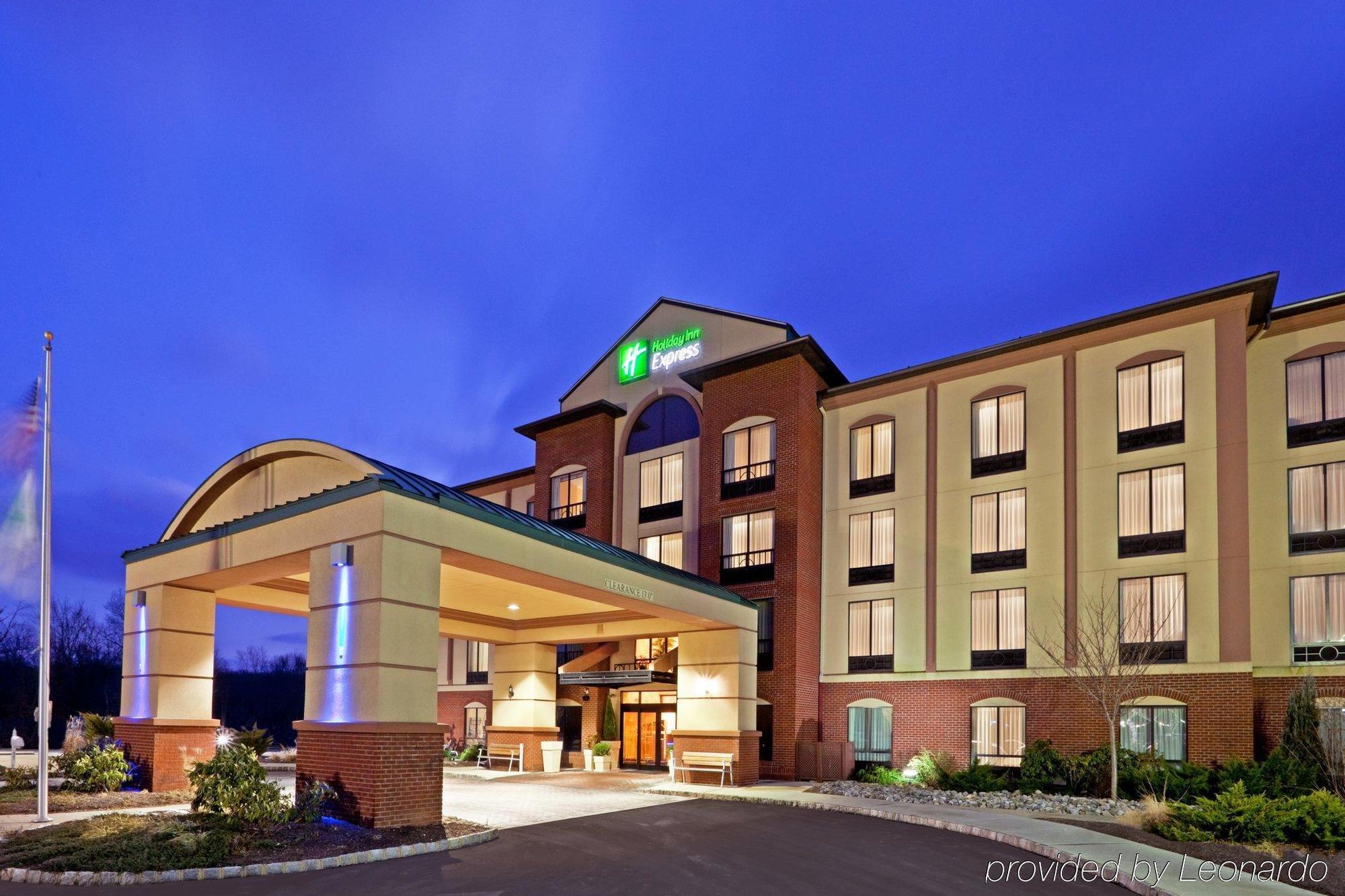 Fairfield Inn & Suites By Marriott Bridgewater Branchburg/Somerville Bagian luar foto