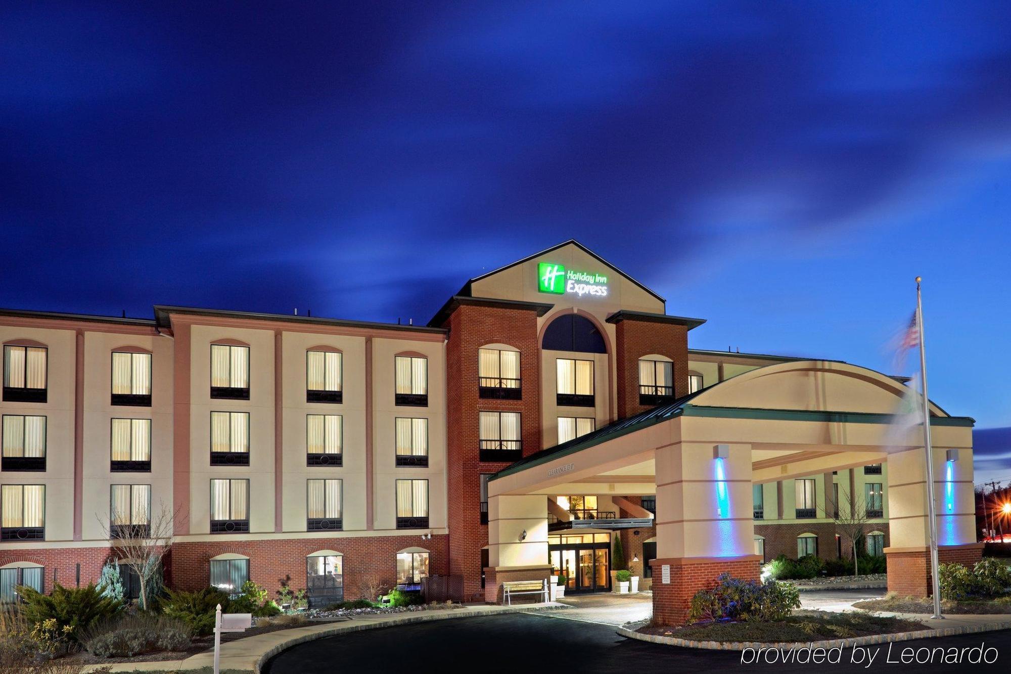 Fairfield Inn & Suites By Marriott Bridgewater Branchburg/Somerville Bagian luar foto